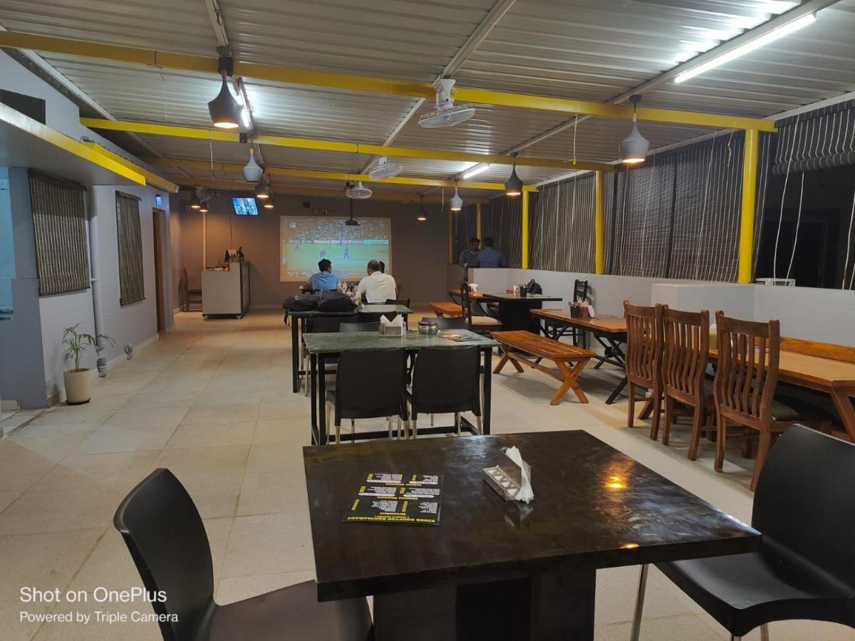 Pristine Inn Manyata Bangalore Exterior photo